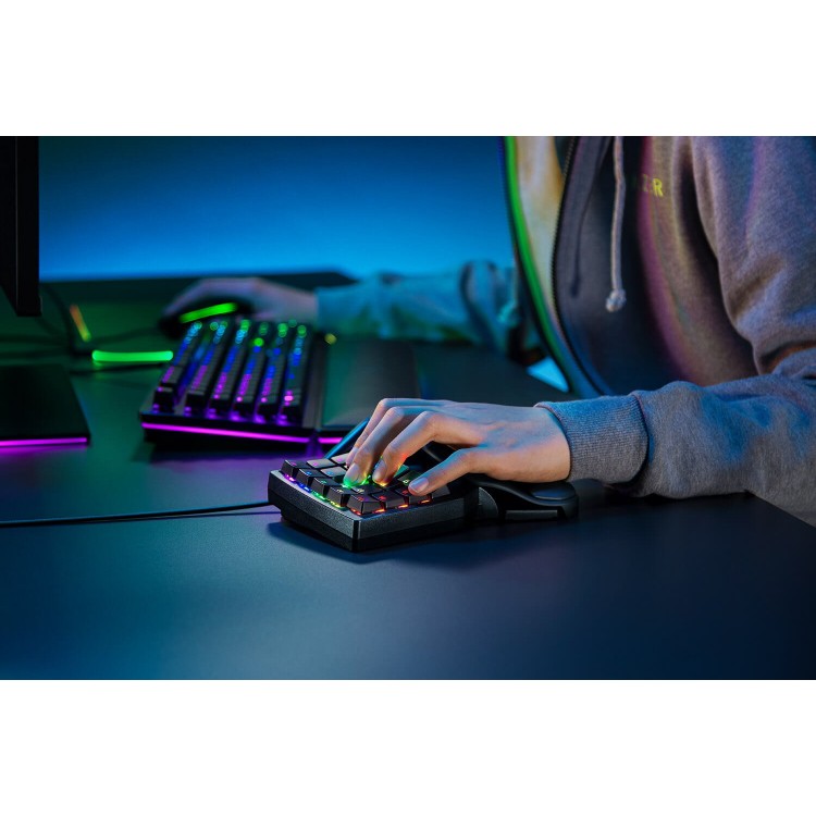 https___hybrismediaprod.blob_.core_.windows.net_sys-master-phoenix-images-container_h62_ha0_9081239732254_razer-tartarus-pro-gallery-04-750x750-1
